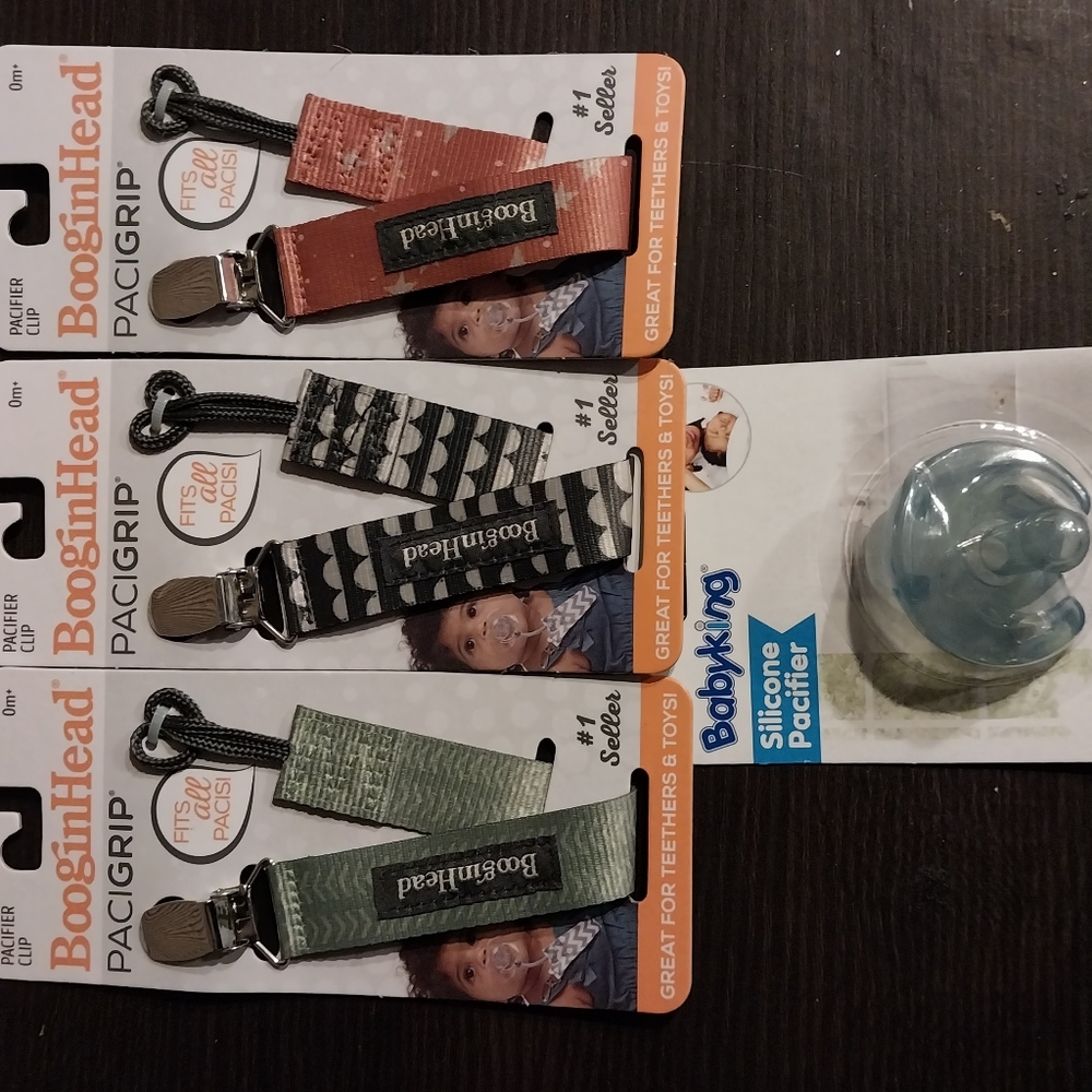 Adorable Pacifier set - Picture 5 of 8